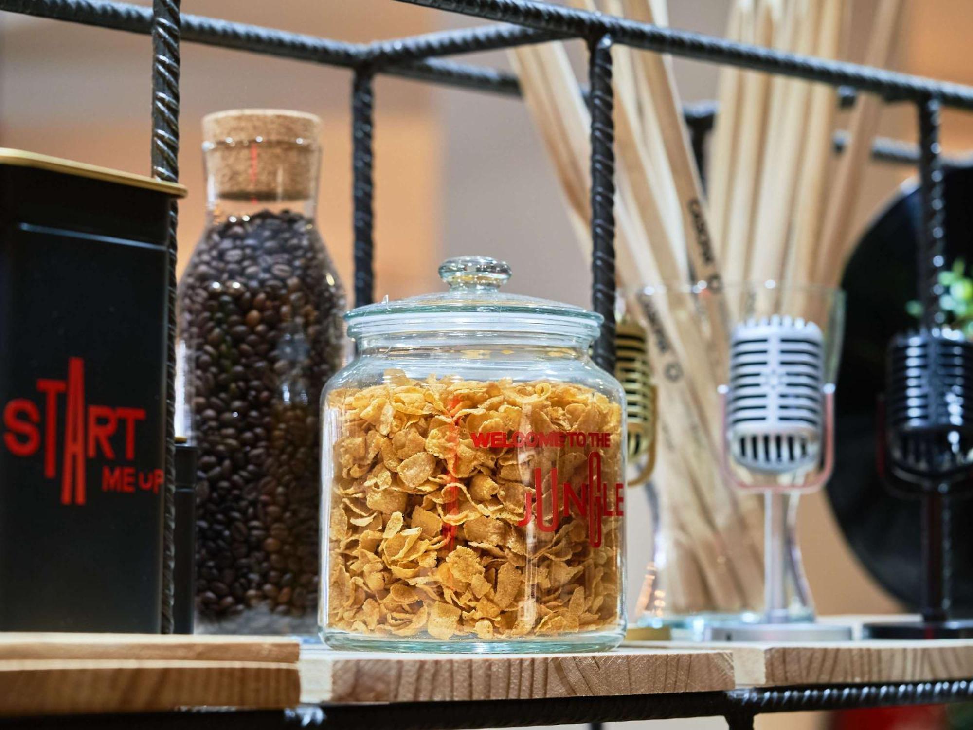 Ibis Madrid Calle Alcala Zewnętrze zdjęcie